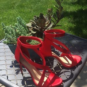 Red Imagine pumps